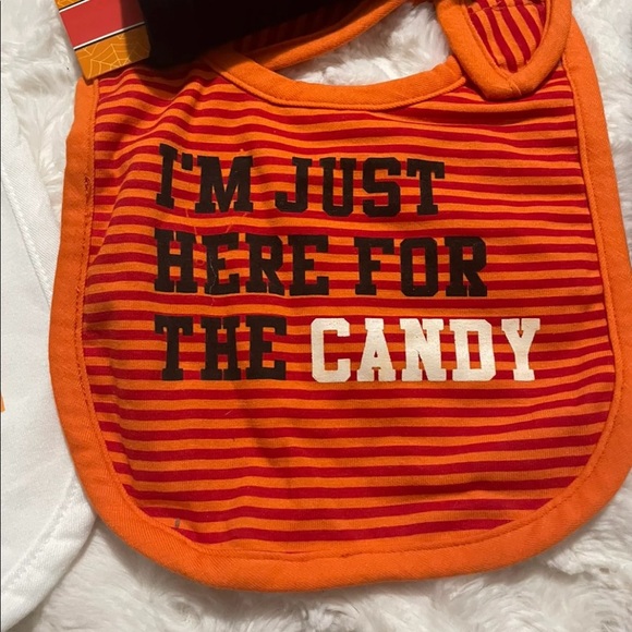 3 sets of bib and hat set 3-9 months - Picture 6 of 7